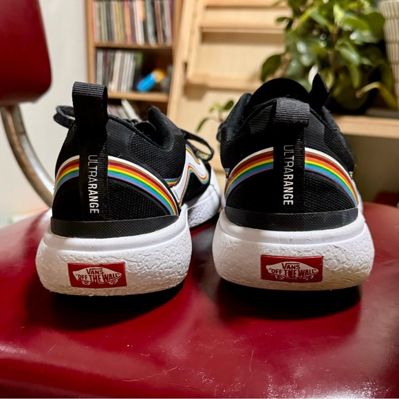 Vans Ultra Range Pride shoes Men’s 8.5 women’s 10. Black and Rainbow LGBTQ - Picture 2 of 5